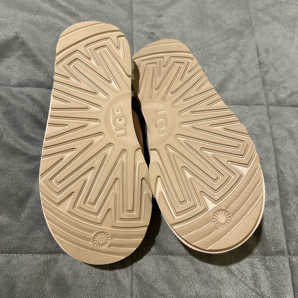UGG slippers - Picture 3 of 6